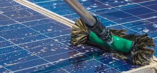 How to Maintain and Clean Solar Panels?